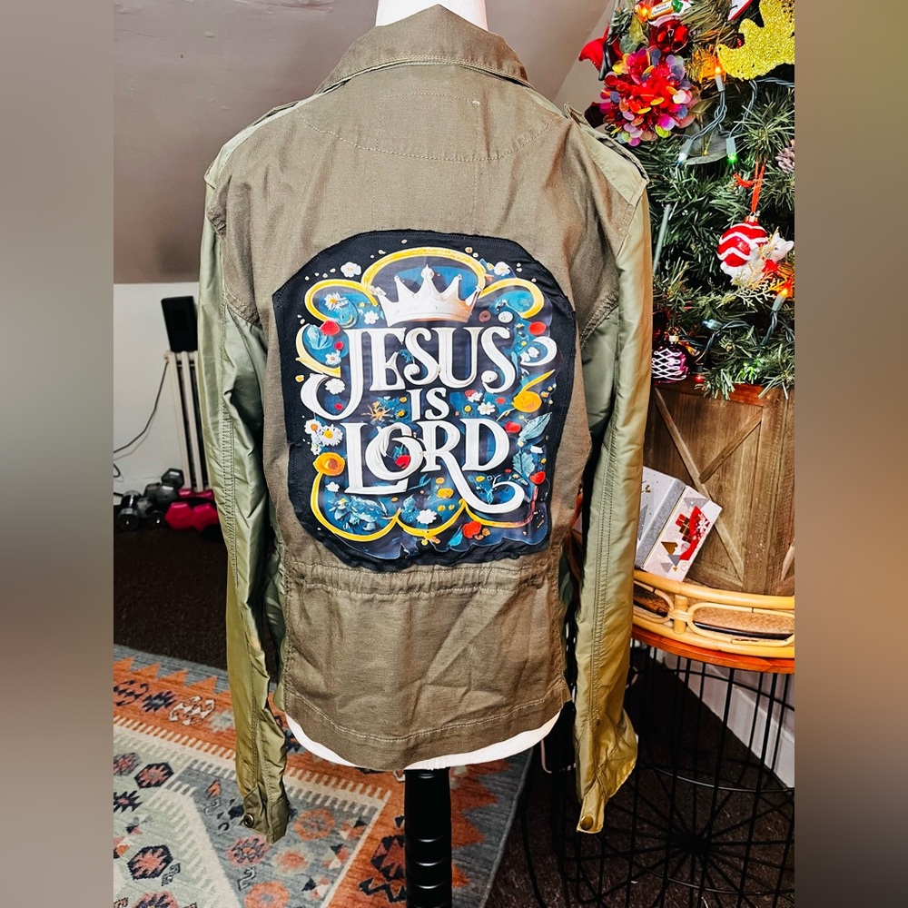 LUCKY Brand size large lightweight custom coat with back patch. Olive color.